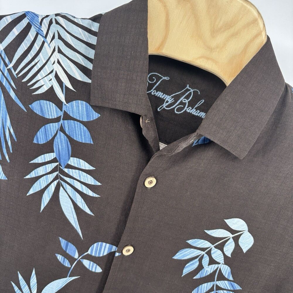Tommy Bahama Men's M 100% Silk Hawaiian Floral Shirt Black Blue Short Sleeve